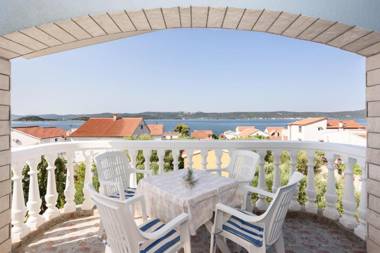 Apartments Vese - 100m from beach