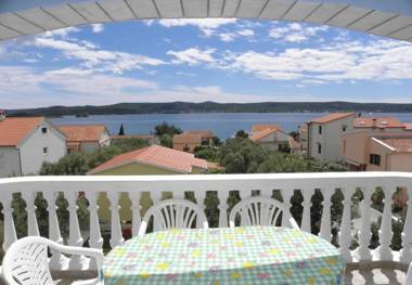 Apartments Vese - 100m from beach