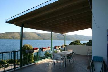 Apartment Kira - 20m from beach