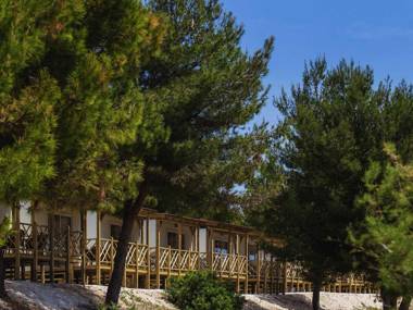 Comfortable chalet with 2 bathrooms Trogir at 6km