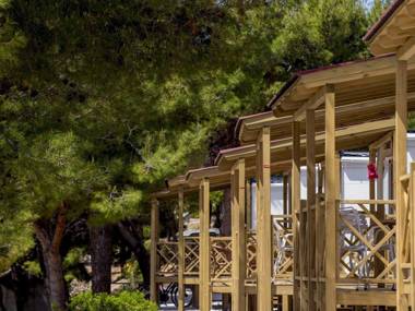 Comfortable chalet with 2 bathrooms beautiful Trogir at 6km