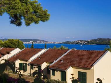 Tidy house with a microwave 6 km. from the beautiful Trogir