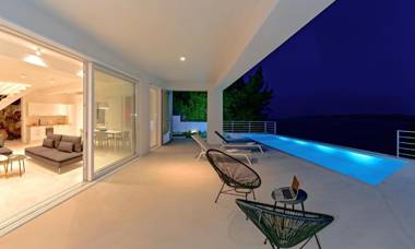 Villa V - private pool special location & surroundings