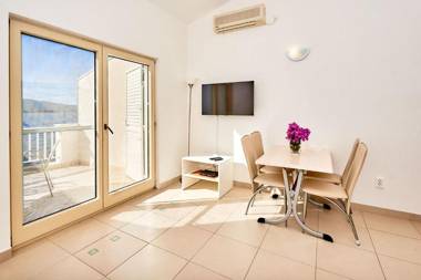 Apartments Sea front - free parking