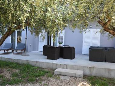 Spacious and modern apartment directly on the beach in Klek 70 km away from Dubrovnik