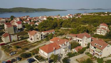 Apartment Grgas-Tucilo