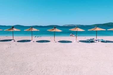 Apartments with a parking space Razine Sibenik - 19003