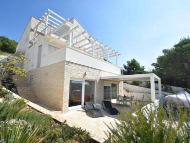 Attractive Apartment in Šibenik with Private Garden