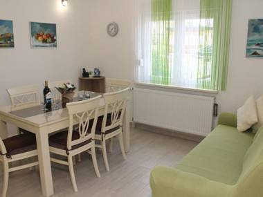 Charming Apartment in Grebaštica with Terrace