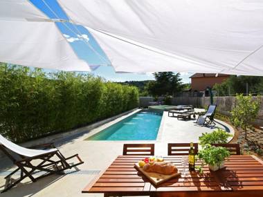 Deluxe Villa in Sibenik near Lake