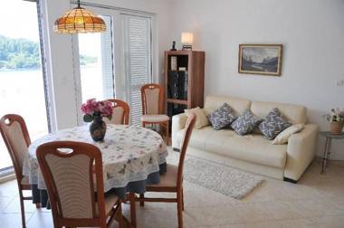 Apartments Sonja - 10m to beach