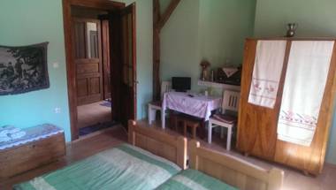 Guest house Jurini Dvori