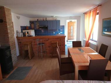 Studio apartman KOTRO