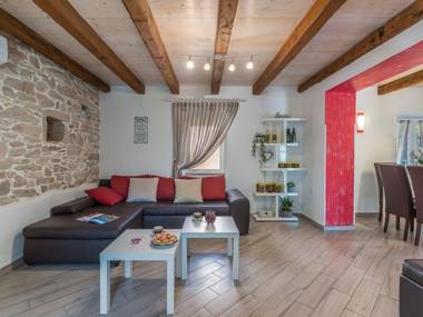 Holiday house with private pool fenced garden and covered barbecue terrace