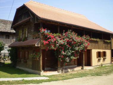 Apartments Iža Na Trem