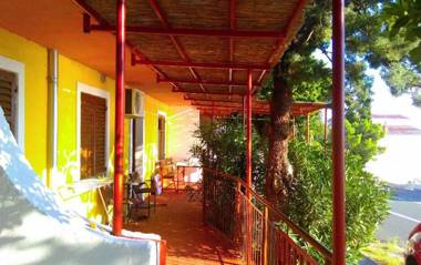 Apartments Irmica - by the sea