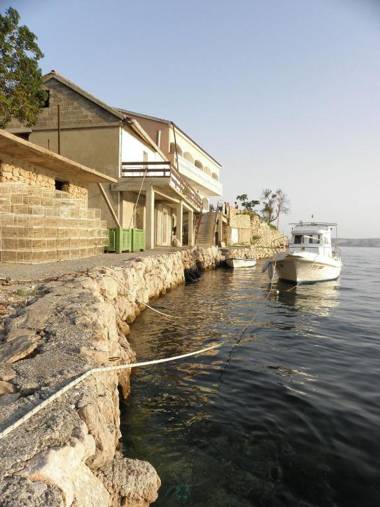 Apartments Taša - 5m from sea