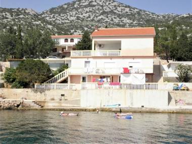 Apartments Dalibor-5m from sea