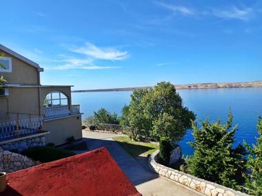 Apartment Jela at the seafront