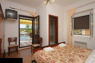 Apartments Zvone - at water front