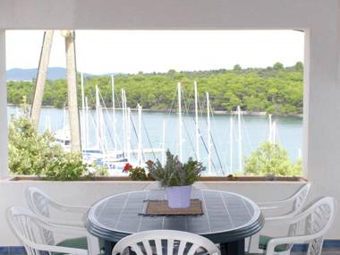 Charming Holiday House in a quiet arealarge covered terrace with great sea view