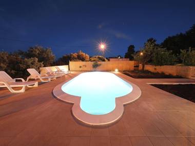 Lovely island house with private swimming pool garden BBQ 300m from the sea