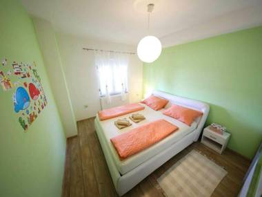 Charming Villa in Poli nik with Swimming Pool