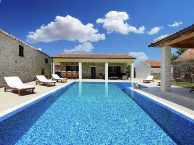 Gorgeous dalmatian stone house with large terrace garden and  private pool
