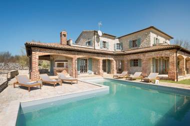 Villas Sv. Lovrec by Istarski Dvori