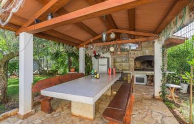 Apartments Marinela Korsa with Pool