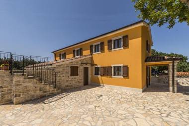 Spacious Four-Bedroom Villa Marija Kloštar