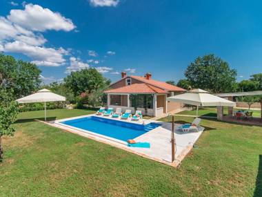Villa with private pool large garden and BBQ in quiet village