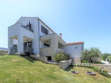 Luxury villa with infinity swimming pool outdoor jacuzzi and garden