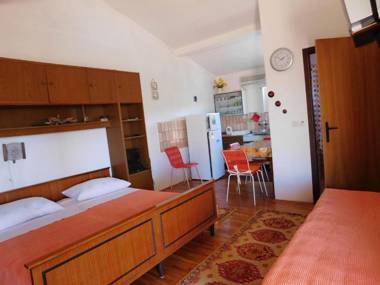 Apartments Lado - 230 m from sea