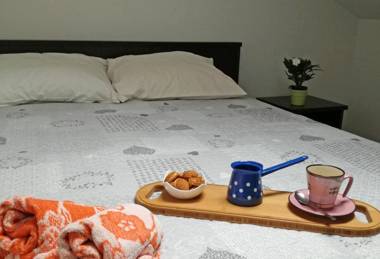 All New Seafront Apartment Yvonne Sleeps 5