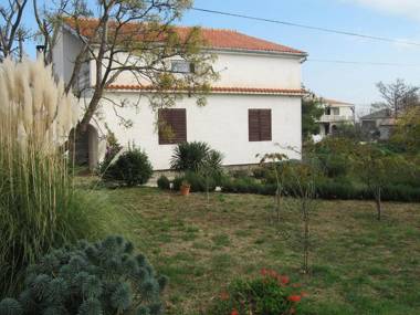 Apartments Dita 400 m to sand beach