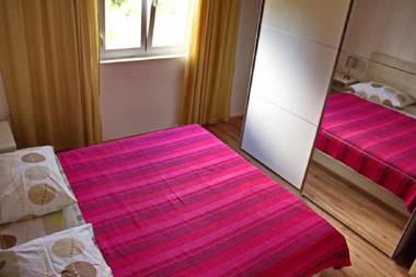 Apartments Dita 400 m to sand beach