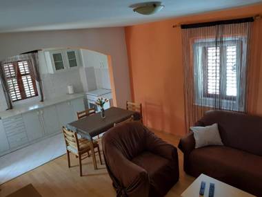 Apartment Jakov - old town center