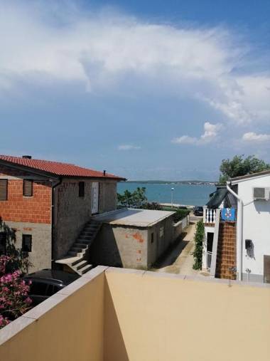Apartment Sandra - 40m from the sea
