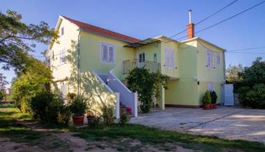 Apartments Mir - garden terrace