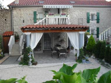 Apartment Kameni dvori