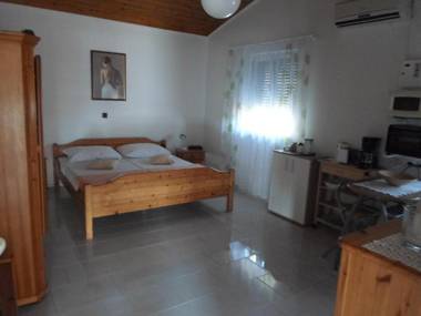 Apartment Brankom - 150m from sea