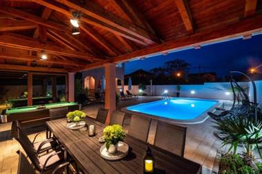 Villa Luxury Villa with pool