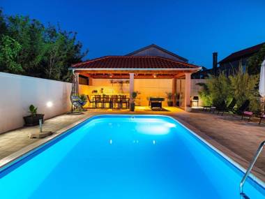 Luxurious Villa in Dalmatia near Sea