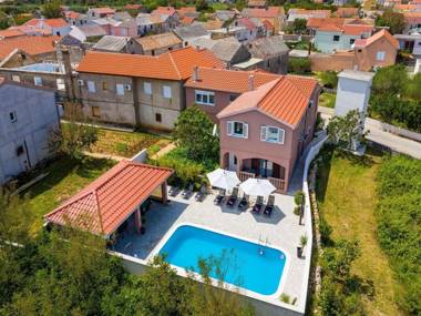 Luxurious Villa in Dalmatia near Sea