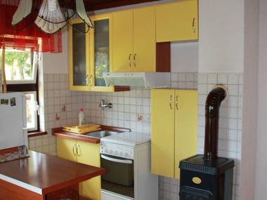 Detached house at 100m distance of the lake surrounded by beautiful nature and with BBQ  