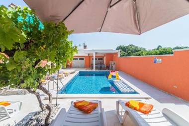 Holiday House Vlahovich