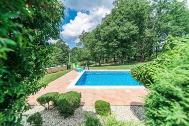 Villa Catarina with Beautiful and Spacious Garden and Pool