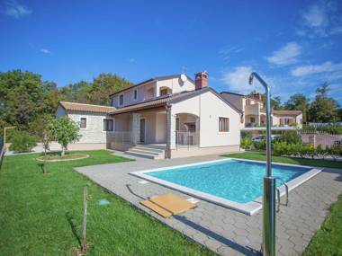 Ideal destination for summer holiday in the countryside and near the sea