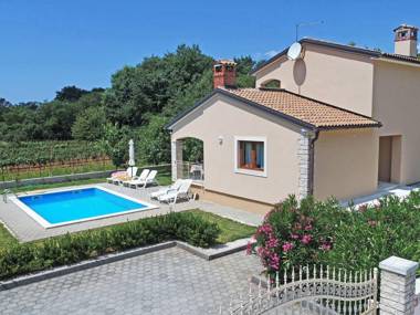 Ideal destination for summer holiday in the countryside and near the sea